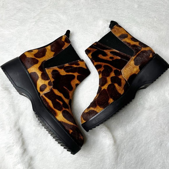 NWOB Louise et Cie Zareb Leopard Print Calf Hair Ankle Booties Women’s 8.5 - Picture 4 of 11